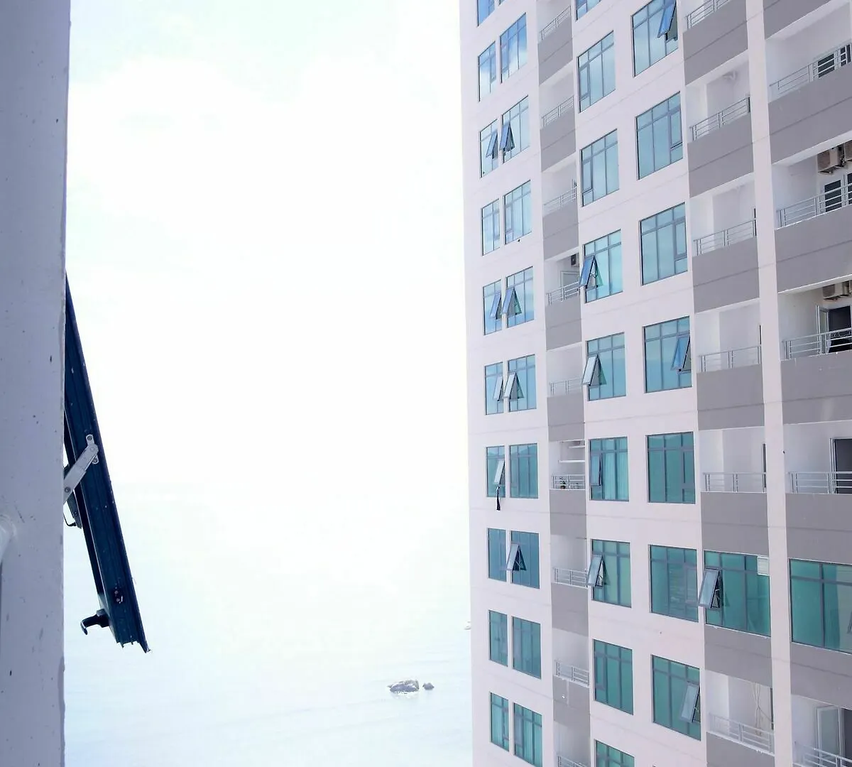 Dolphin Apartment Nha Trang